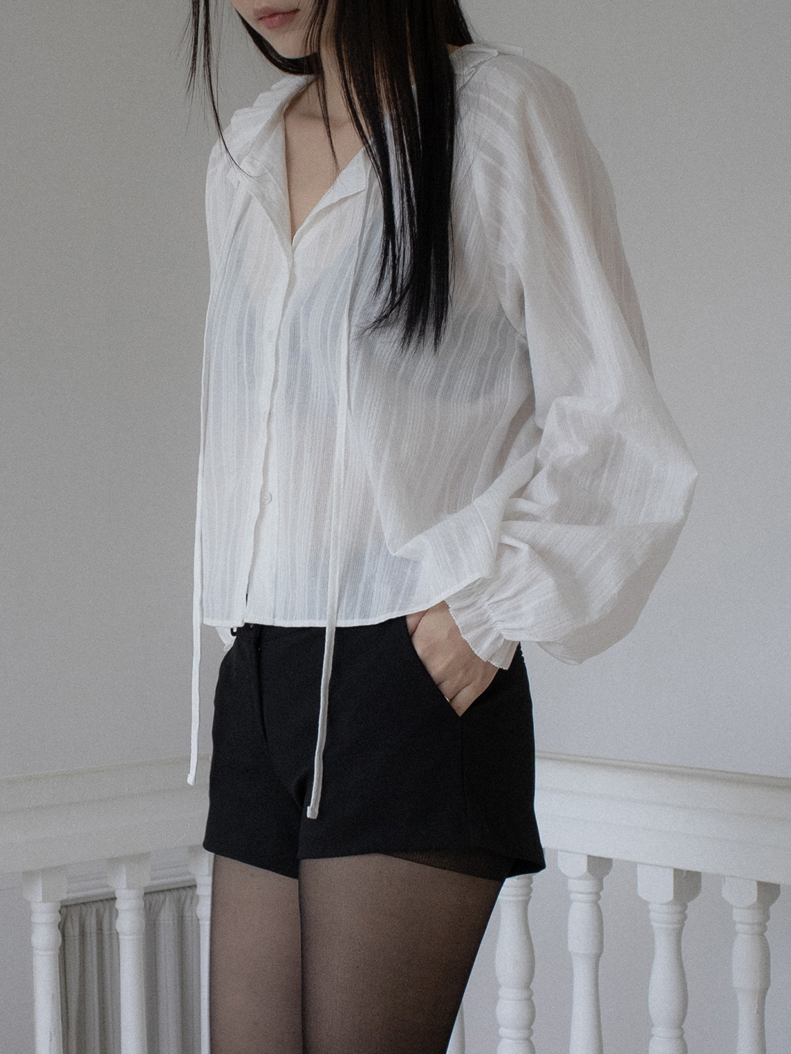 PURE COLLAR BLOUSE (2COLORS)