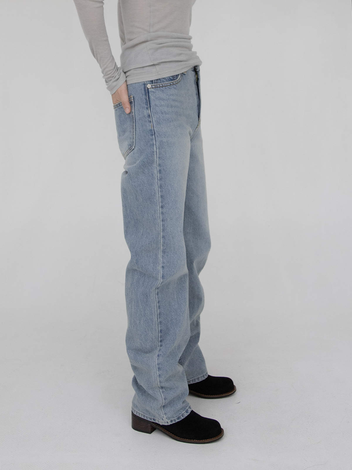 DAY STRAIGHT JEANS (2COLORS)