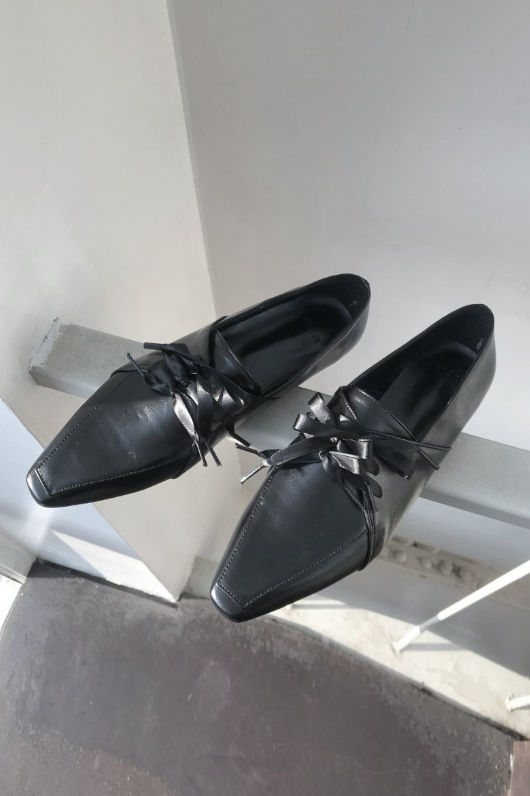 RIBBON TIE LOAFER SHOES